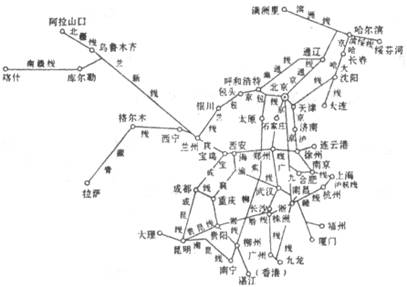 读我国主要铁路线分布图,分析回答16-17题.